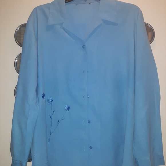 🌺LIGHT BLUE SILK Blouse - Picture 1 of 3